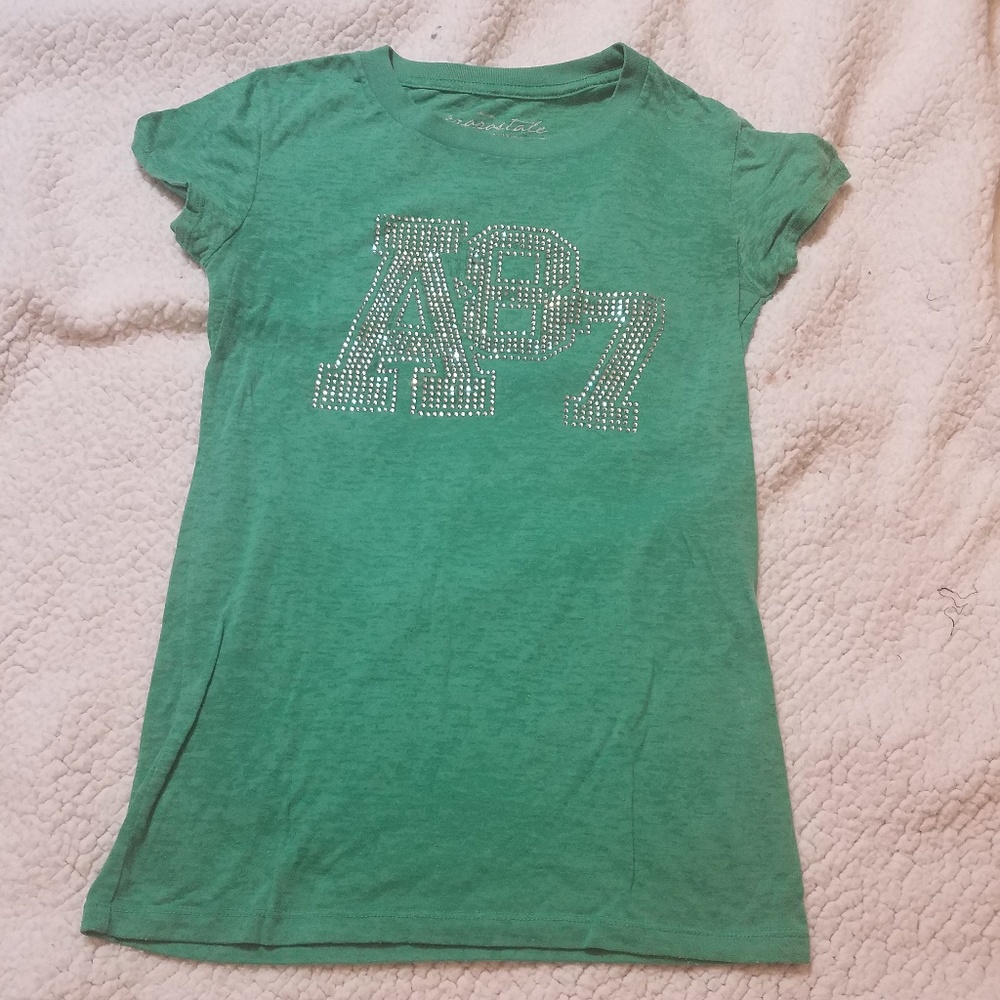 🍀Kelly green bedazzled Tshirt 🍀